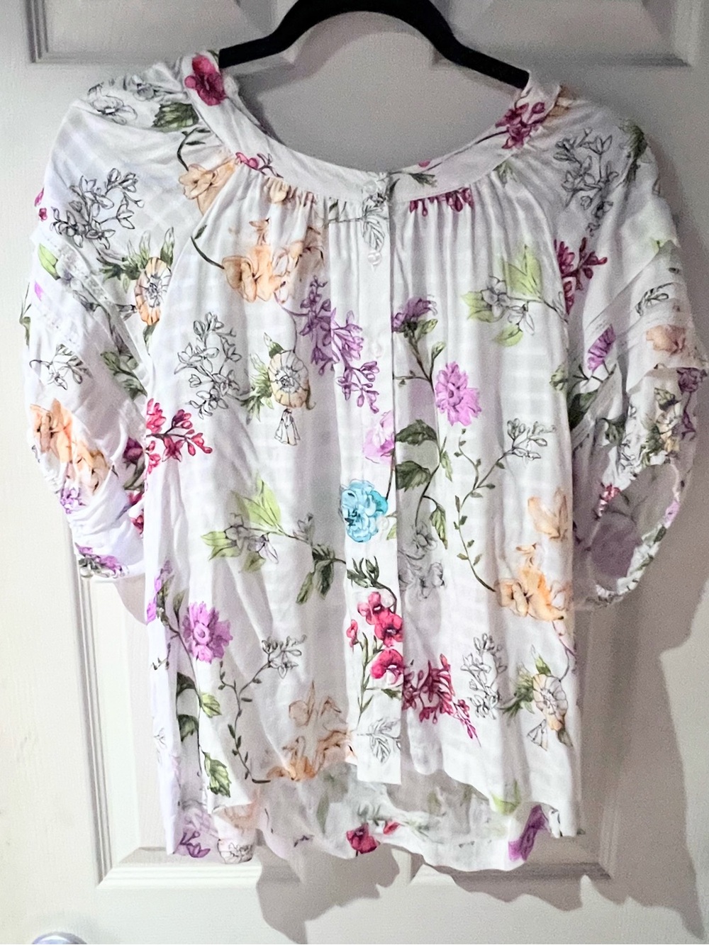 White Floral Peasant Blouse Size Medium
